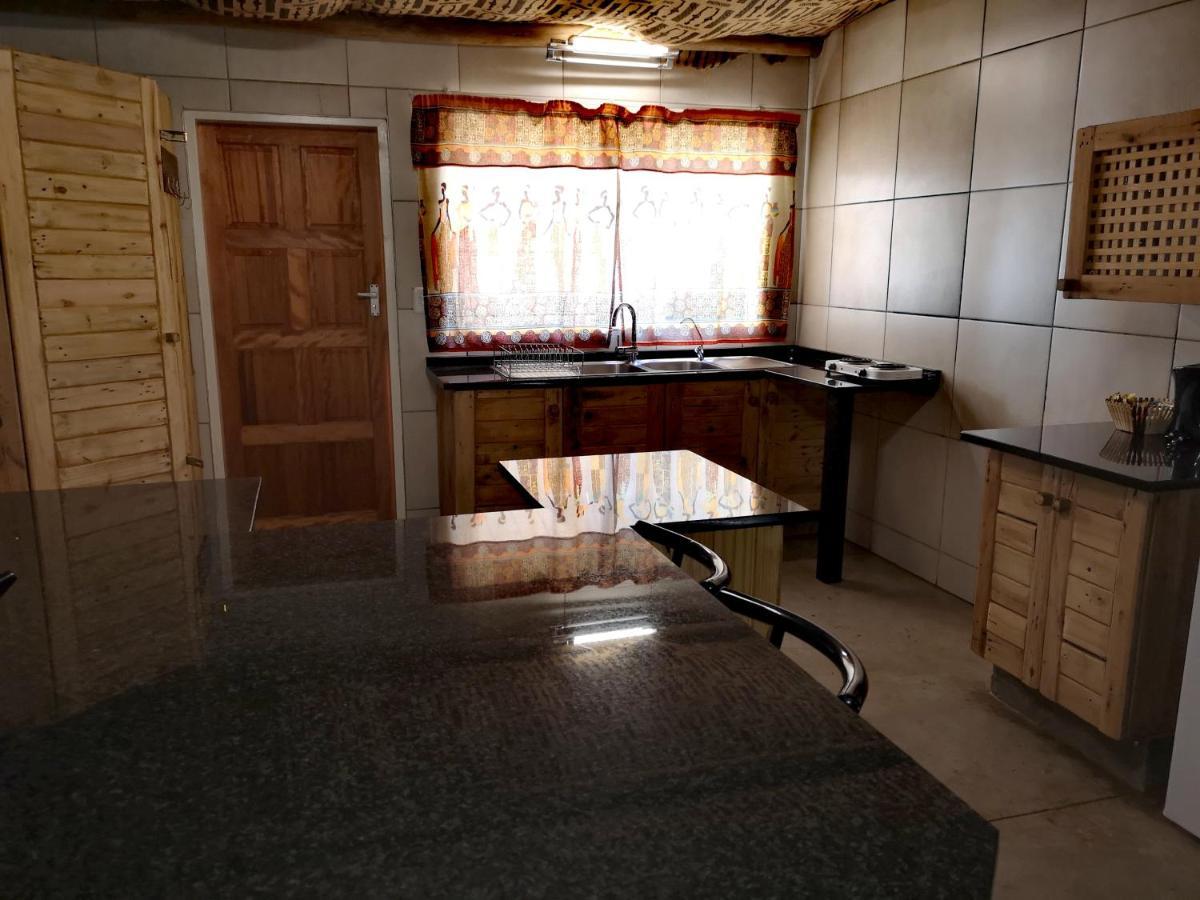 Aaa Rose Garden Guesthouse Mookgophong エクステリア 写真