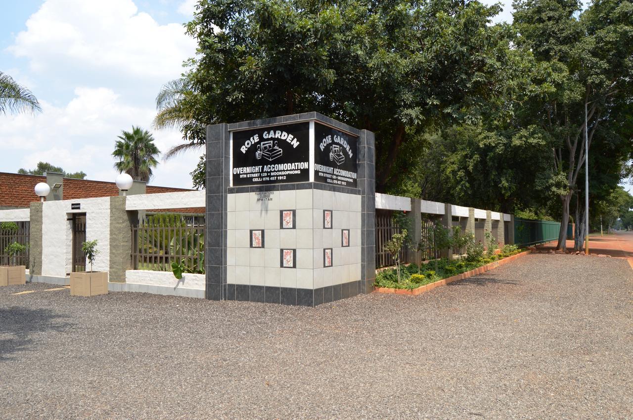 Aaa Rose Garden Guesthouse Mookgophong エクステリア 写真